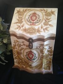 Good looking hand painted box