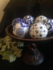 Barley twist compote with a selection of blue & white decorative balls