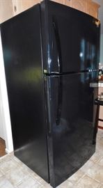 Kenmore refrigerator-23 cut ft 8/14