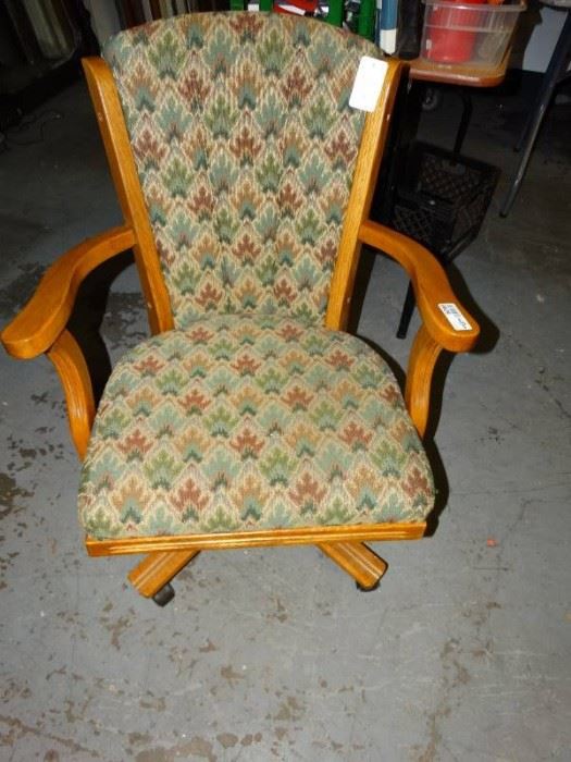  Cushioned Wooden Rolling Chair