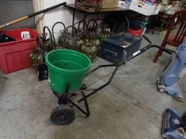 lawncrafter seed spreader