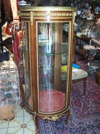 French Louis XV Round Display Case Vitrine