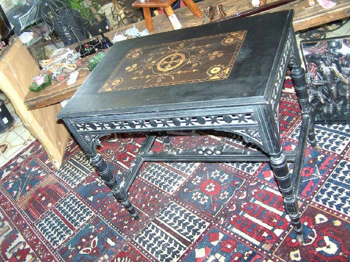 Victorian Aesthetic Table