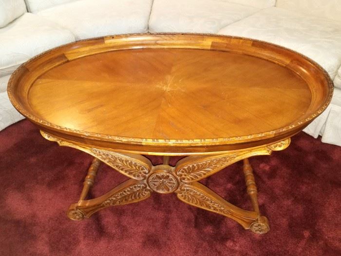 Oval tray coffee table (tray doen's come off) $75 available now!