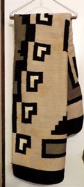 VINTAGE NATIVE AMERICAN THROW/RUG