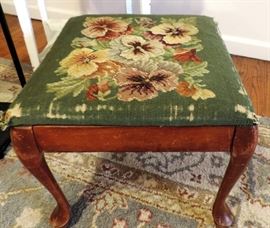 VINTAGE QUEEN ANNE STOOL WITH PANSY NEEDLEPOINT SEAT