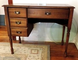 WOODEN SEWING MACHINE TABLE/DESK