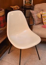 Howard Miller Mid Century Modern Fiberglass / Molded Plastic Chairs (2)
