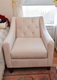 Contemporary Armchair with Tufted Back
