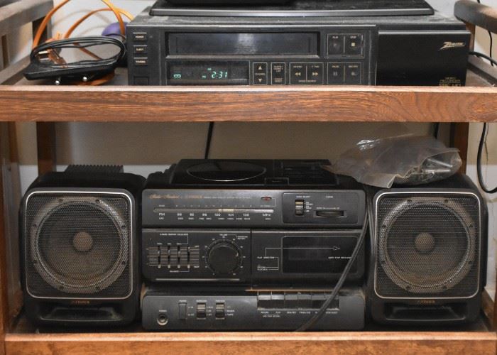 Fisher Stereo High Fidelity System with Speakers