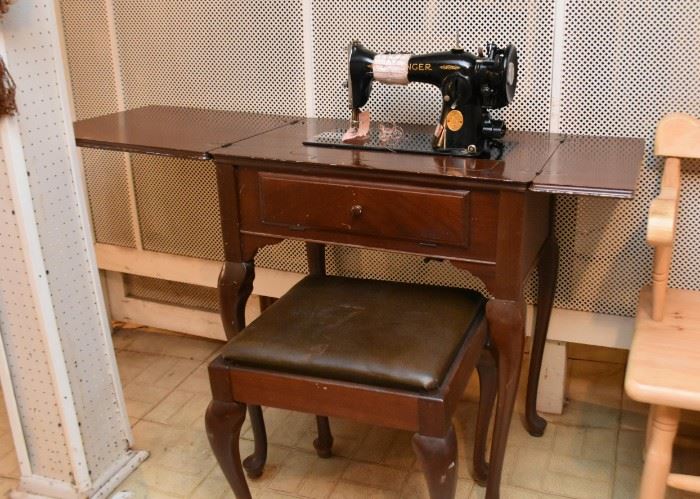 Vintage Singer Sewing Machine with Cabinet & Bench
