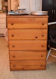 Pine Dresser / Bureau / 5-Drawer Chest