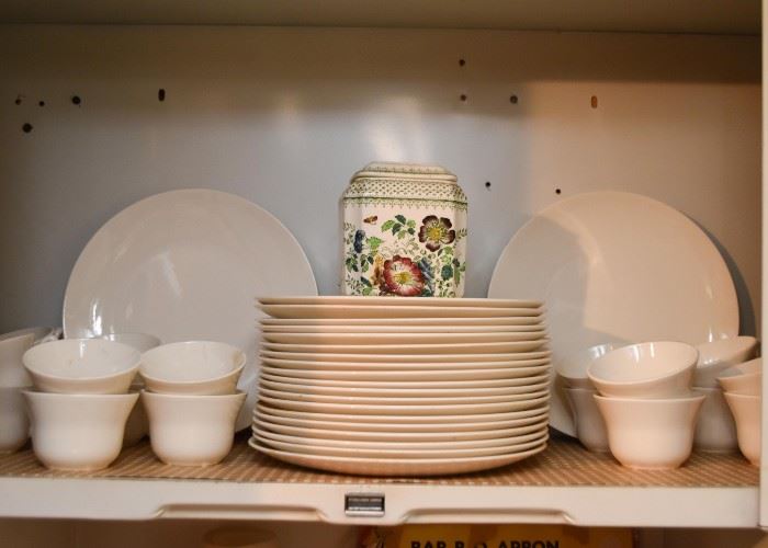 Vintage Dinnerware / Dishes
