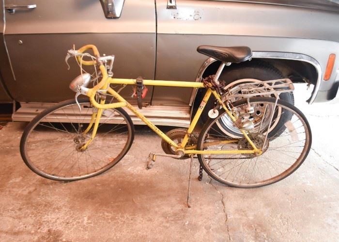 Vintage Schwinn Bike / Bicycle