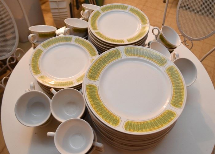 Vintage Dinnerware / Dishes