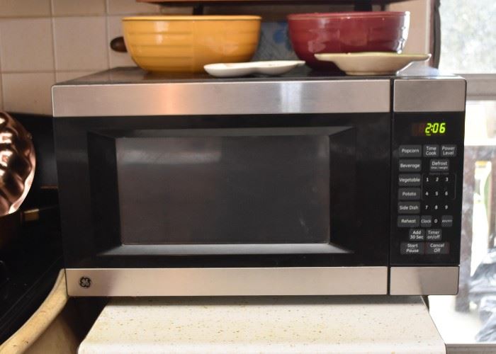GE Microwave Oven