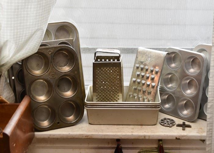 Muffin / Cupcake Tins, Baking Pans, Shredders
