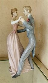 Lladro large figurine, Anniversary Waltz #1372 (retired)