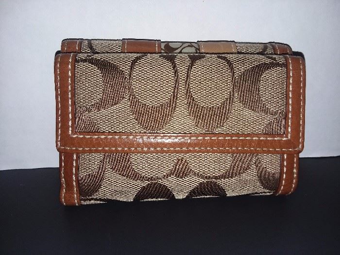 Coach Wallet (BRAND NEW WITH TAGS!)