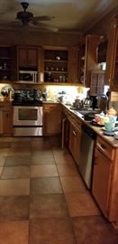 Lots of kitchen goodies