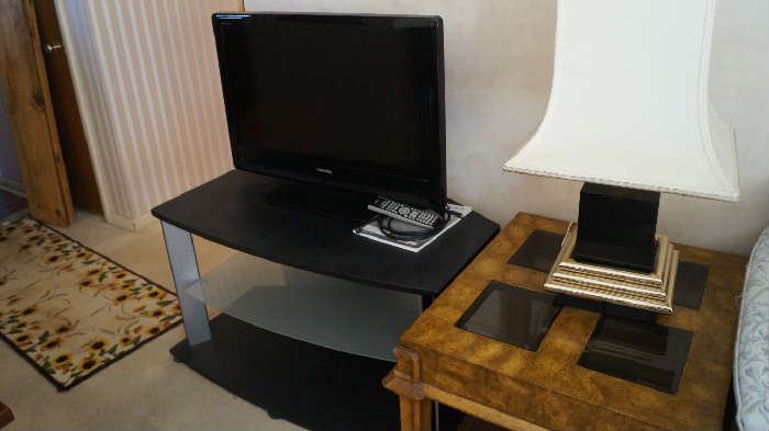 TV, end table, lamps