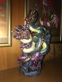FIGHTING DRAGONS FIGURINE WITH CRYSTAL BALL 