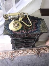 VINTAGE PHONE 