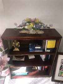 3 SHELF DISPLAY CABINET 