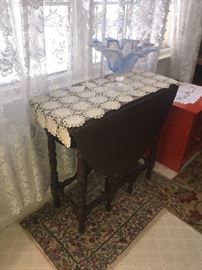 GATELEG DROP LEAF TABLE 