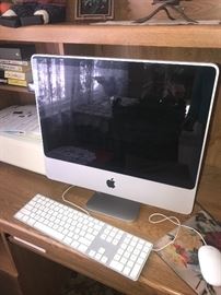 APPLE iMAC 21.5” DESKTOP COMPUTER
