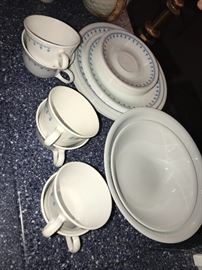 VINTAGE CORELLE FINE CHINA 
