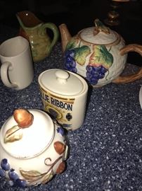 TEAPOTS 