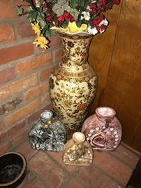 DECORATIVE VASES