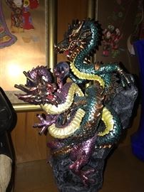 FIGHTING DRAGONS FIGURINE WITH CRYSTAL BALL 