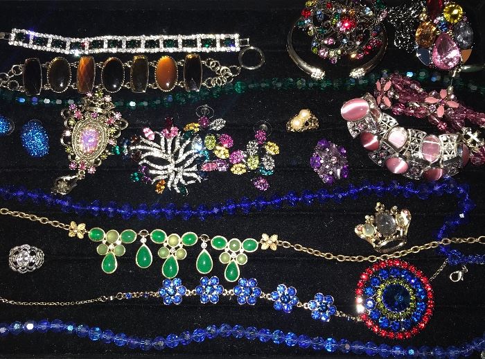 BEAUTIFUL COSTUME JEWELRY