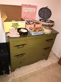 VINTAGE DRESSER 