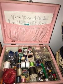 VINTAGE SEWING KIT