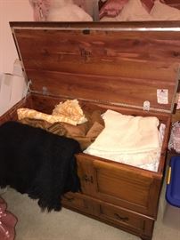 LANE CEDAR CHEST 