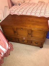 LANE CEDAR CHEST 
