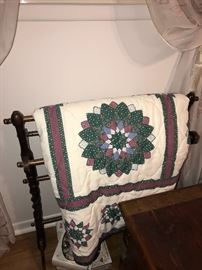 VINTAGE QUILT 