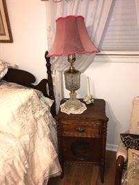 VINTAGE TABLE LAMP