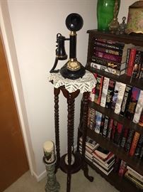 VINTAGE ROTARY DIAL TELEPHONE 