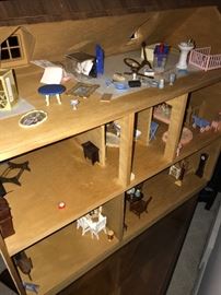VINTAGE DOLL HOUSE