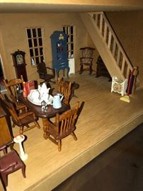 VINTAGE DOLL HOUSE