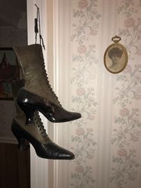 VINTAGE WOMEN'S SHOES