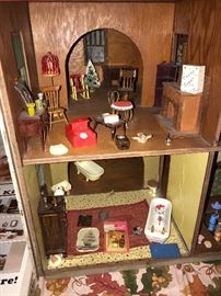 VINTAGE DOLL HOUSE