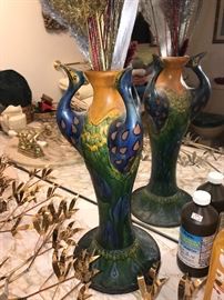 VINTAGE DECORATIVE VASE