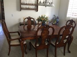 Dining Room table w/leaf & table pad covers