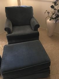 Chair w/Ottoman