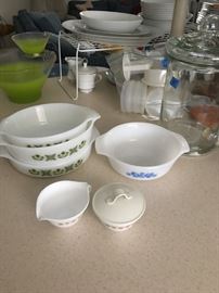 Corningware / Pyrex